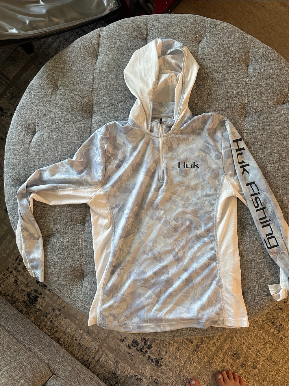 Huk White & Light blue Camo Hooded Performance Fishing Shirt